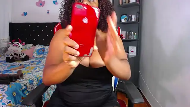 BellaKarla online show from May 15, 2026, 11:23 pm