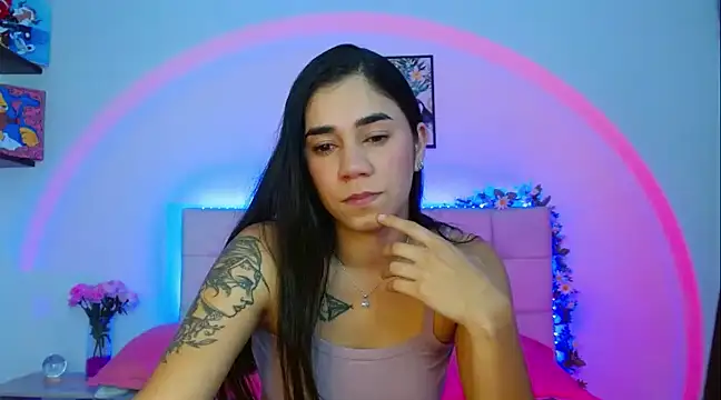Snapshot of Layla_Rachel chatting on March 5, 2025, 1:31 am Layla Rachel online show from March 5, 2025, 1:31 am