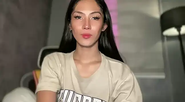 Snapshot of Bella_Gordon chatting on December 14, 2024, 4:56 am Bella Gordon online show from December 14, 2024, 4:56 am