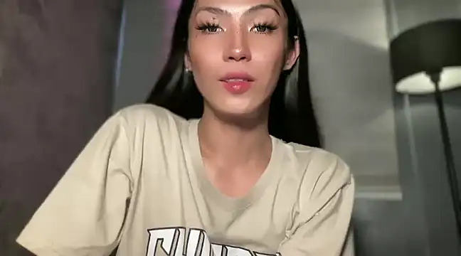 Snapshot of Bella_Gordon chatting on December 14, 2024, 8:13 am Bella Gordon online show from December 14, 2024, 8:13 am