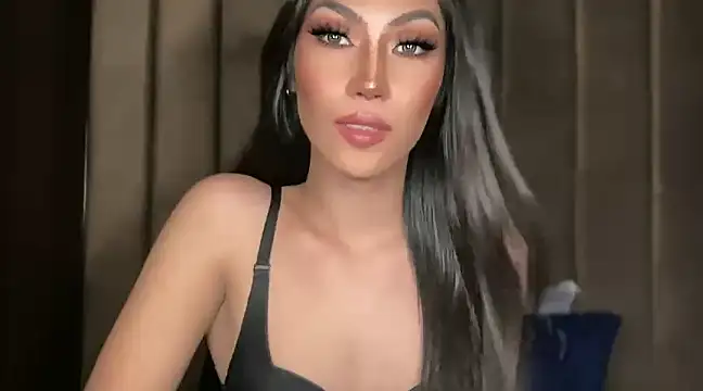 Snapshot of Bella_Gordon chatting on December 17, 2024, 12:22 pm Bella Gordon online show from December 17, 2024, 12:22 pm