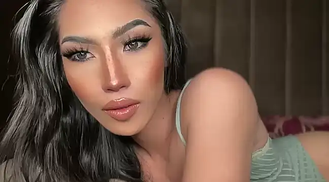 Snapshot of Bella_Gordon chatting on December 20, 2024, 2:49 pm Bella Gordon online show from December 20, 2024, 2:49 pm