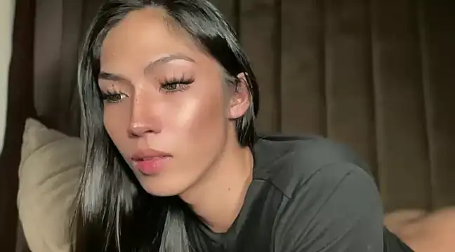 Snapshot of Bella_Gordon chatting on December 21, 2024, 10:30 pm Bella Gordon online show from December 21, 2024, 10:30 pm