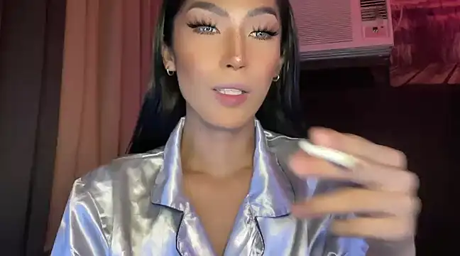 Snapshot of Bella_Gordon chatting on December 24, 2024, 12:44 pm Bella Gordon online show from December 24, 2024, 12:44 pm