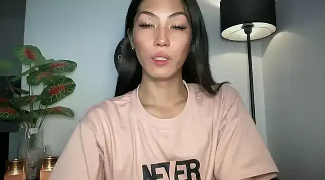 Snapshot of Bella_Gordon chatting on February 8, 2025, 12:17 am Bella Gordon online show from February 8, 2025, 12:17 am