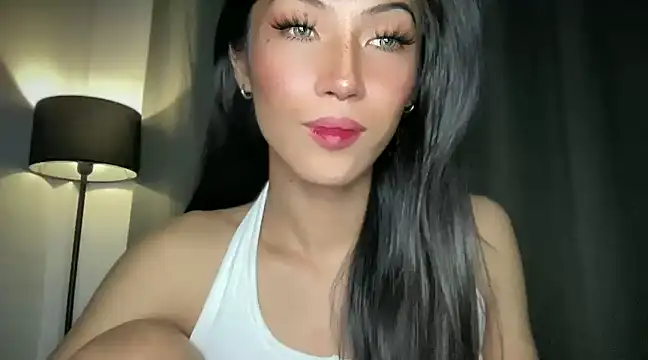 Snapshot of Bella_Gordon chatting on March 12, 2025, 10:39 pm Bella Gordon online show from March 12, 2025, 10:39 pm