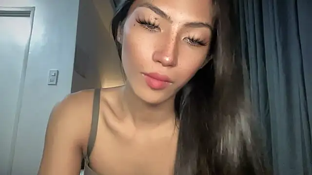 Snapshot of Bella_Gordon chatting on October 23, 2025, 11:03 pm Bella Gordon online show from October 23, 2025, 11:03 pm