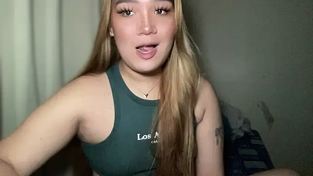 Snapshot of MissCataleyaxxx chatting on February 8, 2025, 2:36 am MissCataleyaxxx online show from February 8, 2025, 2:36 am