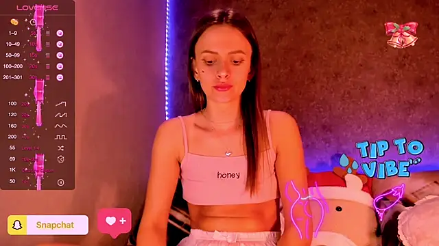 Snapshot of madina_taher chatting on December 25, 2024, 10:48 pm madina taher online show from December 25, 2024, 10:48 pm