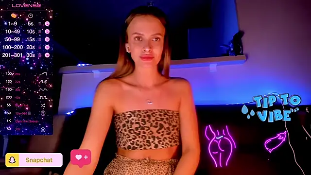 Snapshot of madina_taher chatting on February 20, 2025, 11:10 pm madina taher online show from February 20, 2025, 11:10 pm