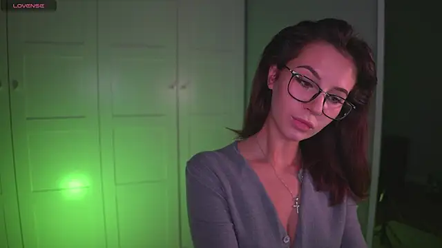 Snapshot of -JuicyMolly- chatting on October 15, 2025, 3:45 pm -JuicyMolly- online show from October 15, 2025, 3:45 pm