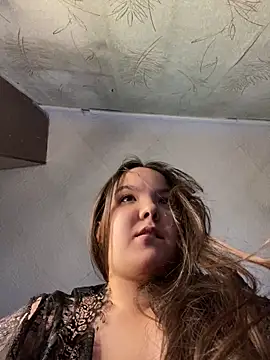 Snapshot of Var_Kiss chatting on October 18, 2025, 9:21 am Var Kiss online show from October 18, 2025, 9:21 am