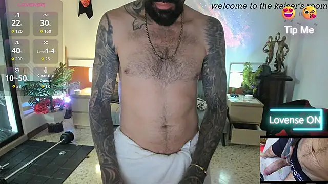 kaiser679  online show from April 10, 2026, 10:14 pm