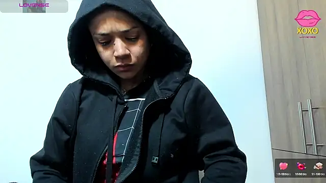 Bessie32 online show from November 29, 2025, 9:23 am