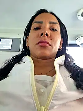 Doll Loren online show from October 20, 2025, 2:06 pm