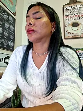 Doll Loren online show from February 13, 2026, 5:31 pm