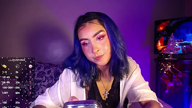 Snapshot of Cinamoonn chatting on January 1, 2025, 7:43 pm Cinamoonn online show from January 1, 2025, 7:43 pm