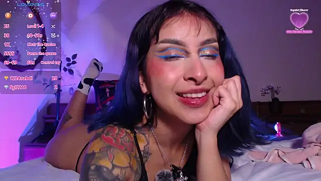 Snapshot of Cinamoonn chatting on March 22, 2025, 2:16 am Cinamoonn online show from March 22, 2025, 2:16 am