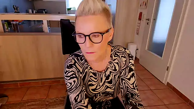 German Milf online show from December 18, 2024, 1:45 pm