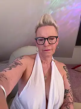 Snapshot of German_Milf chatting on March 31, 2026, 1:00 pm German Milf online show from March 31, 2026, 1:00 pm
