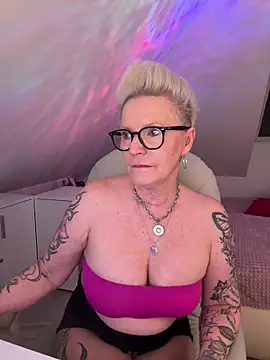 Snapshot of German_Milf chatting on April 3, 2026, 12:58 pm German Milf online show from April 3, 2026, 12:58 pm
