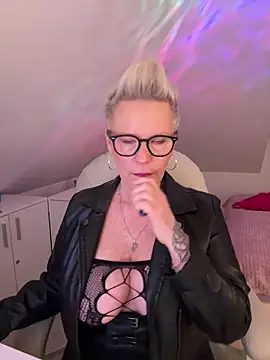 Snapshot of German_Milf chatting on April 13, 2026, 12:32 pm German Milf online show from April 13, 2026, 12:32 pm