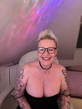 Snapshot of German_Milf chatting on April 22, 2026, 12:50 pm German Milf online show from April 22, 2026, 12:50 pm