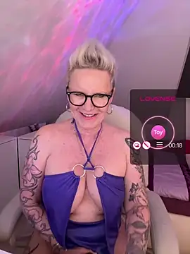 Snapshot of German_Milf chatting on April 24, 2026, 1:13 pm German Milf online show from April 24, 2026, 1:13 pm