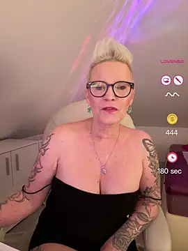 Snapshot of German_Milf chatting on May 28, 2026, 1:08 pm German Milf online show from May 28, 2026, 1:08 pm