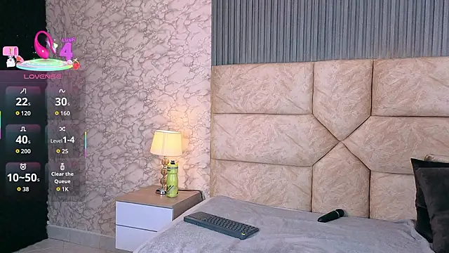 Cris  sweet online show from February 25, 2026, 11:42 am