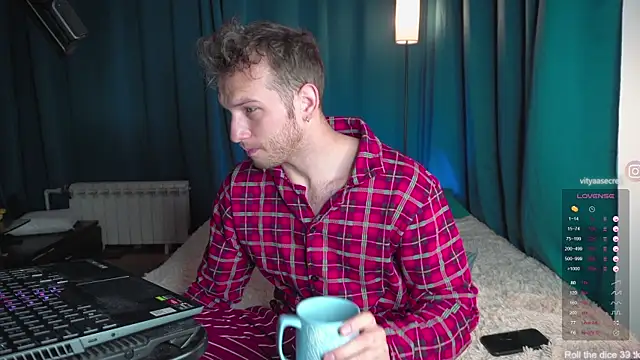 VIktorSecret online show from November 20, 2025, 4:23 am