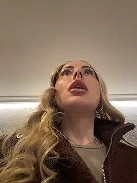 EmaSalis online show from February 9, 2026, 8:18 am