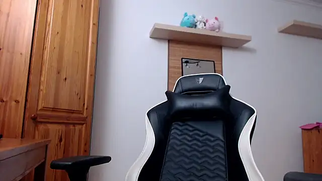 Lisakisss online show from September 22, 2025, 6:37 am