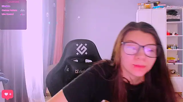 MollyLollipop online show from March 12, 2026, 5:46 am