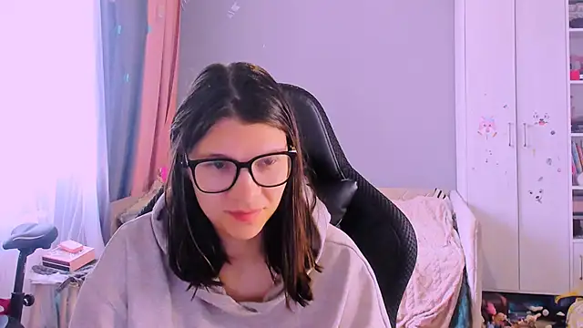 Snapshot of MollyLollipop chatting on May 26, 2026, 1:56 am MollyLollipop online show from May 26, 2026, 1:56 am