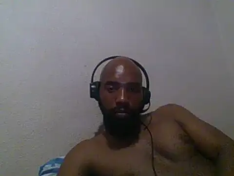 Snapshot of KAYBEEDEFREAK chatting on February 9, 2025, 8:24 pm KAYBEEDEFREAK online show from February 9, 2025, 8:24 pm