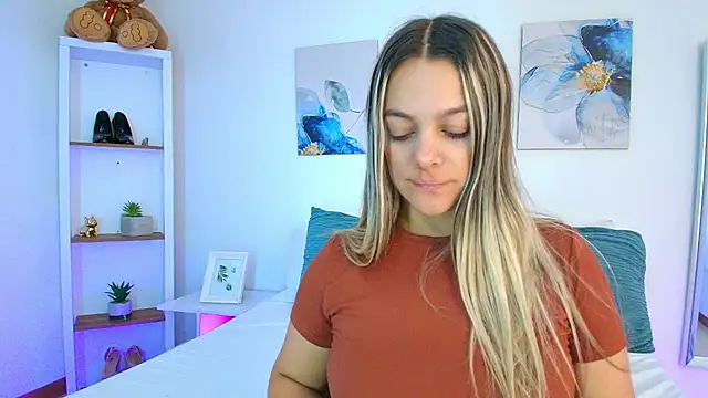 Isabella Harley online show from April 14, 2026, 1:17 pm