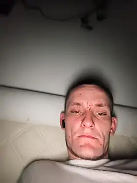 Snapshot of Honzziik0011 chatting on March 1, 2026, 9:39 pm Honzziik0011 online show from March 1, 2026, 9:39 pm