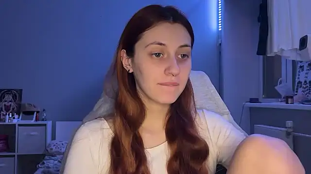 Uniarten online show from November 4, 2025, 6:18 pm