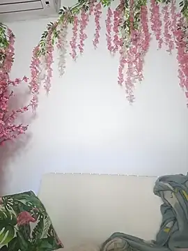Snapshot of Bell_a_mi_ chatting on July 9, 2026, 10:52 am Bell a mi online show from July 9, 2026, 10:52 am