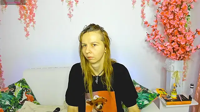 Snapshot of Bell_a_mi_ chatting on July 17, 2026, 11:06 am Bell a mi online show from July 17, 2026, 11:06 am