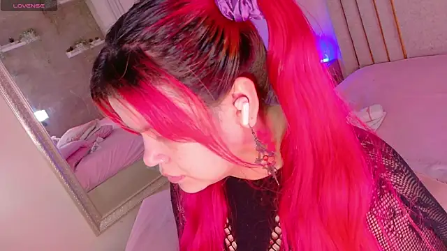 Snapshot of Saekohofman chatting on July 9, 2026, 4:05 am Saekohofman online show from July 9, 2026, 4:05 am