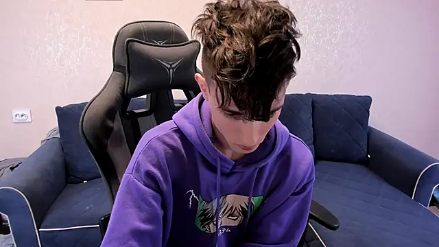 James Mills online show from October 28, 2025, 6:43 pm