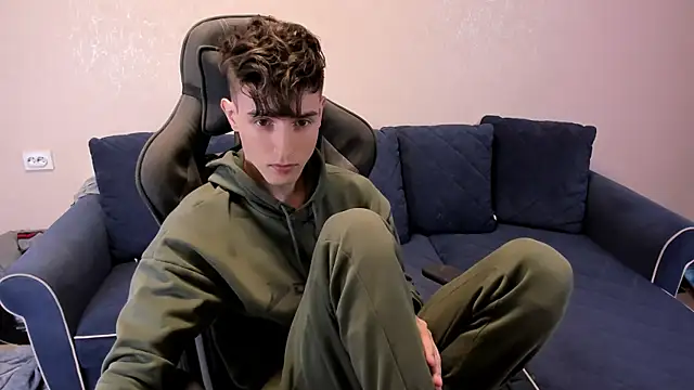 James Mills online show from October 31, 2025, 6:20 pm