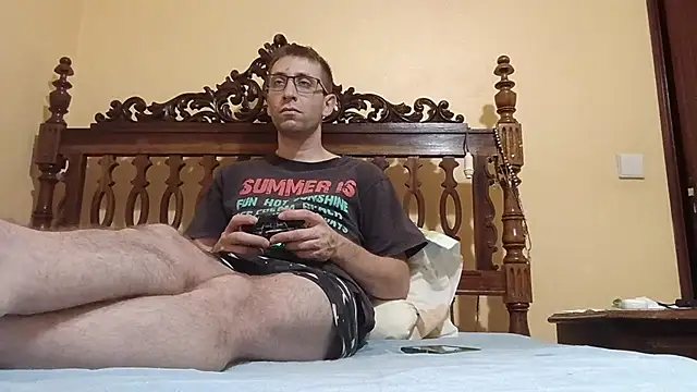 Snapshot of White_rabbit_ chatting on July 1, 2026, 8:52 pm White rabbit online show from July 1, 2026, 8:52 pm