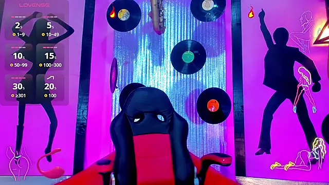 nickyminach  online show from October 14, 2025, 7:14 pm