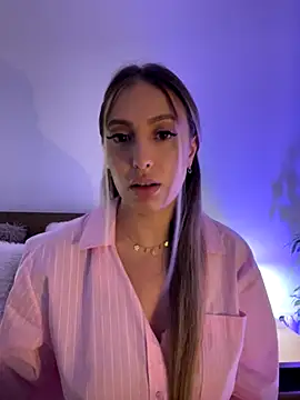 Eva Ryen online show from October 8, 2025, 4:26 pm