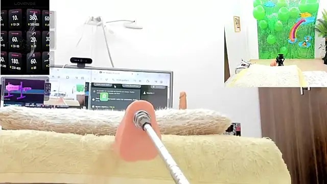 Paulina Davis  online show from March 18, 2026, 12:03 am