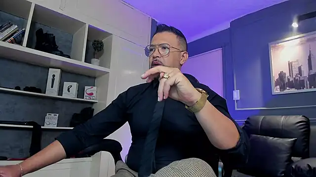 MrFrank tattoo online show from October 30, 2025, 11:22 am