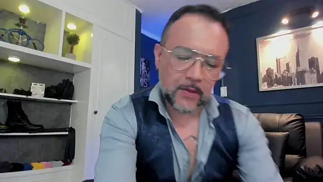 Snapshot of MrFrank_tattoo chatting on July 7, 2026, 2:21 pm MrFrank tattoo online show from July 7, 2026, 2:21 pm
